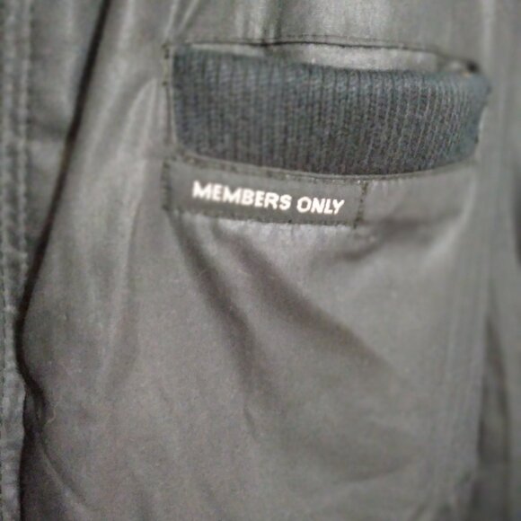 Vintage Iconic Members Only Quilted Lining Jacket - Picture 4 of 9